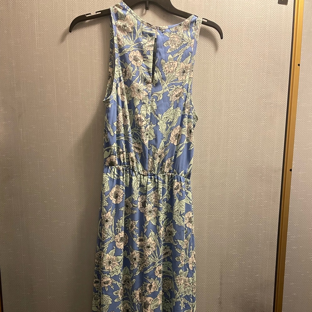 Long flowery dress